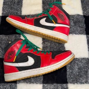 Nike Air Jordon 1 Mid SE Christmas Sneaker In Black, Fire Red & White Sz 8